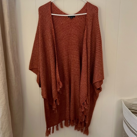 American Eagle Poncho - Picture 1 of 3